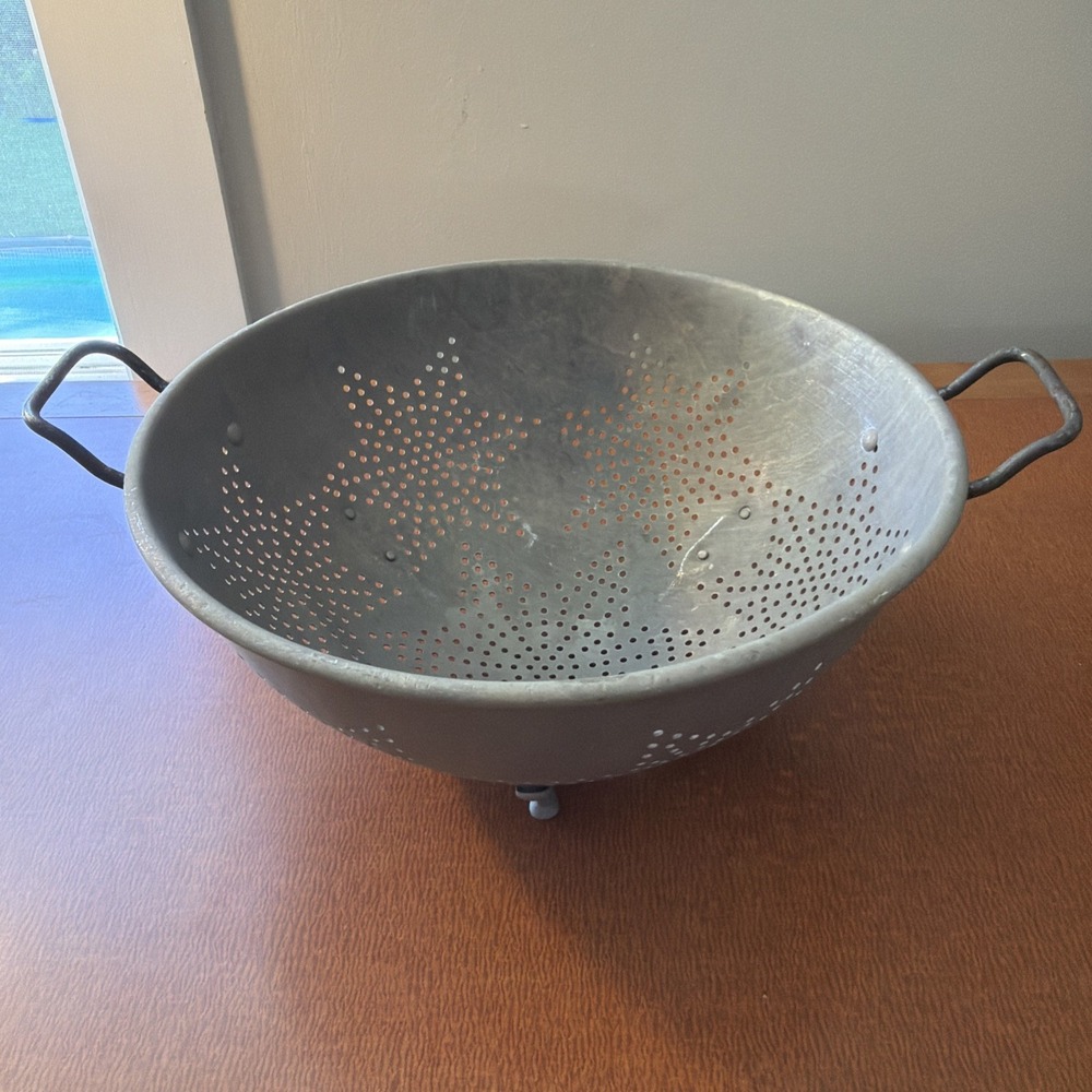 Vintage 11" Colander/Strainer 7 Star Aluminum with 3 Footed Legs